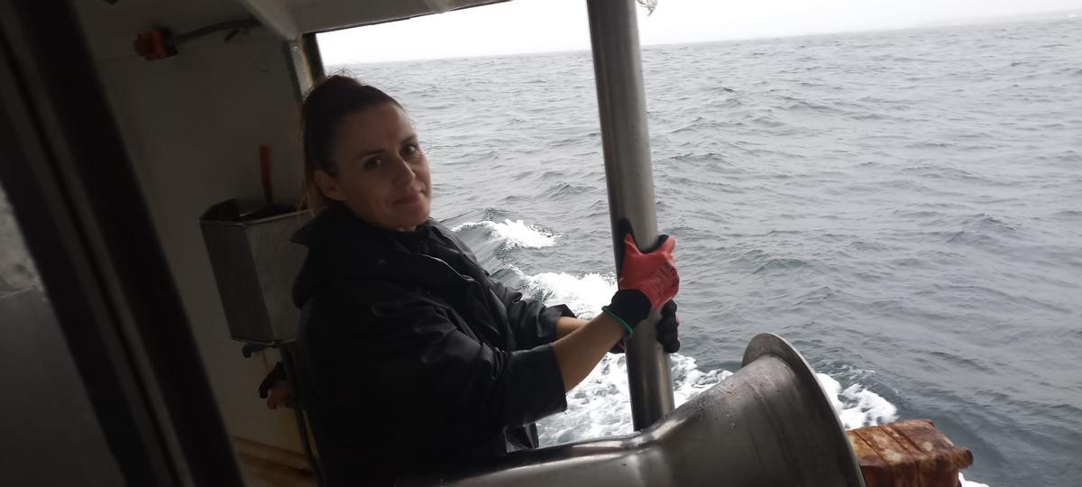 Sandra Falcón tras finalizar el largado de miños, ayer.
