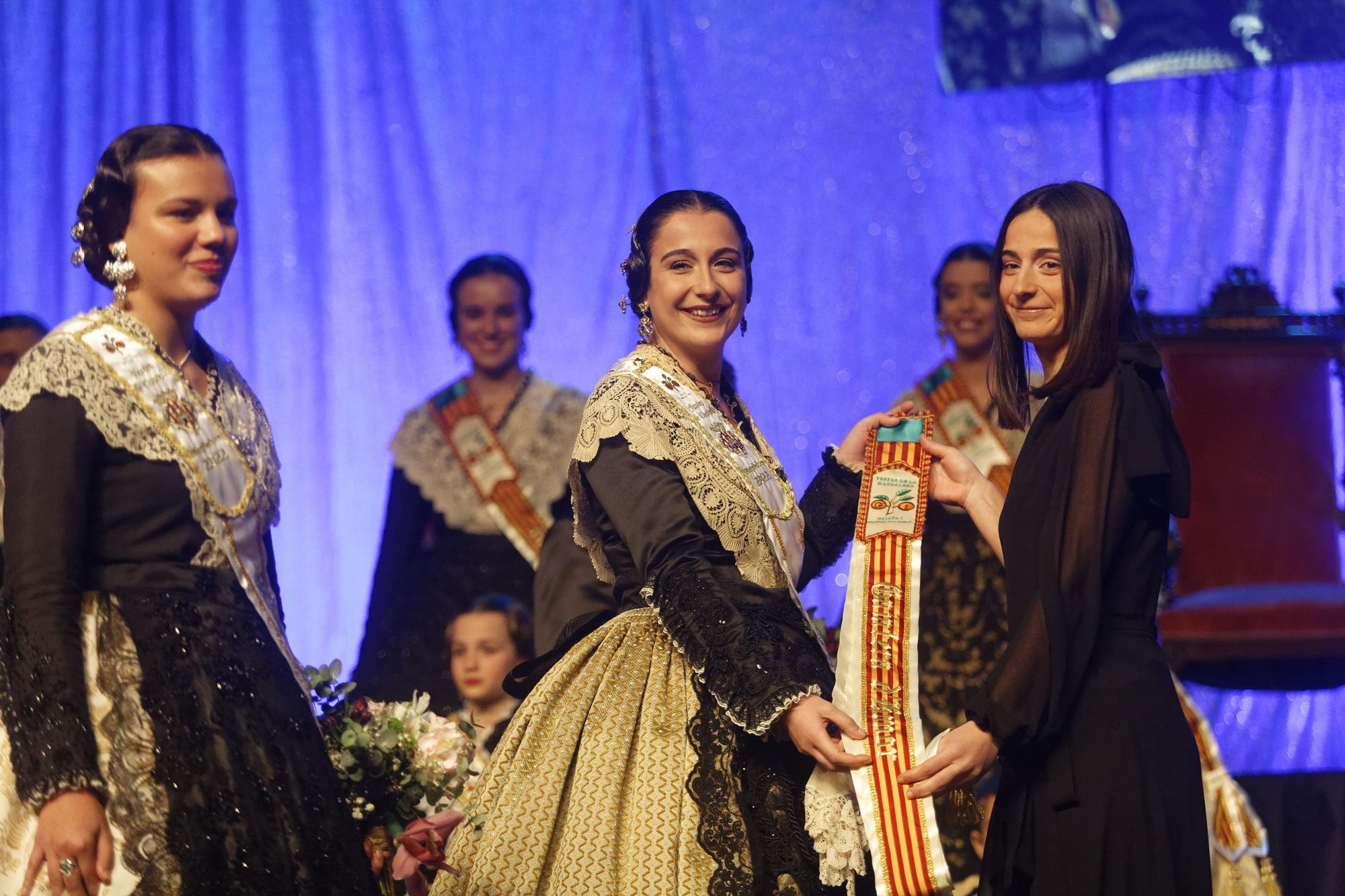 Diana y Lidón suben al trono de Brancal de la Ciutat al son de música y tradición