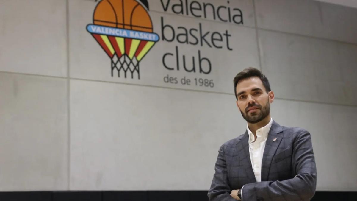 Seg´ún Carbonell, el Valencia Basket está "seguro" de que en "un futuro" estará en la Euroliga "de forma sostenida".