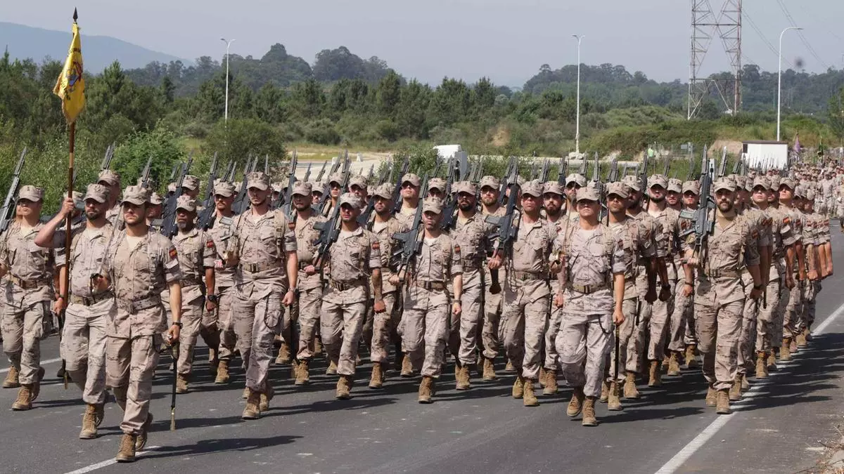 Más de 2.800 militares (y un carnero) comienzan los ensayos para el Día de las Fuerzas Armadas en Plisan
