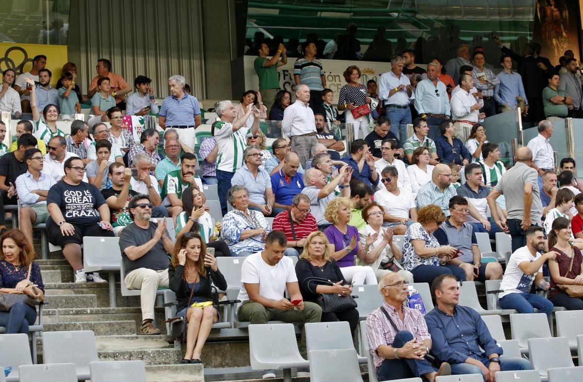 La afición cordobesista en el partido contra el Alarcón