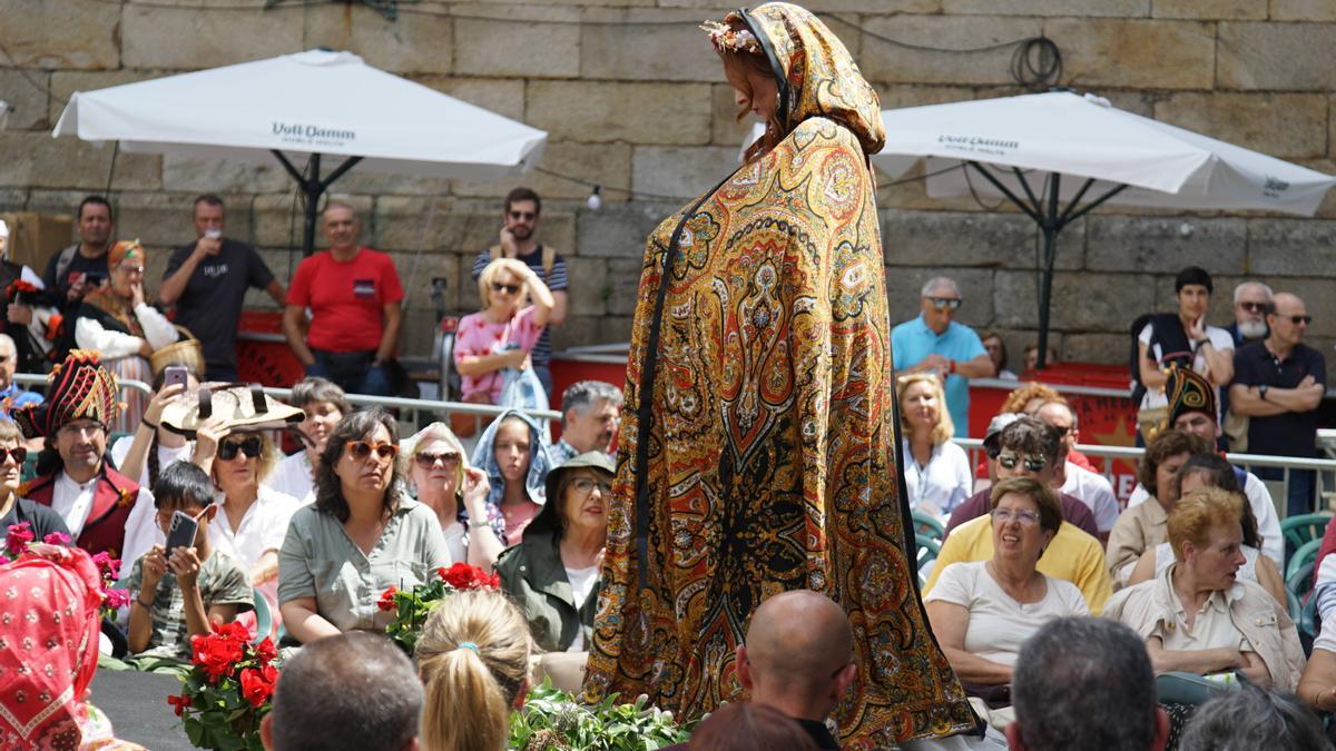 Una de las creaciones que lucieron en la pasarela