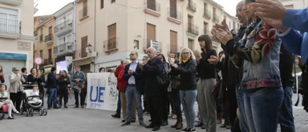 Multan a una ONG de Gandia por un acto de apoyo a los refugiados sirios