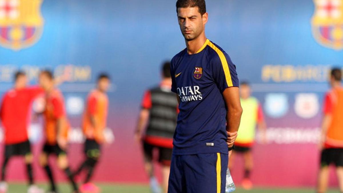 Gerard, dirigiendo un entrenamiento del Barça B