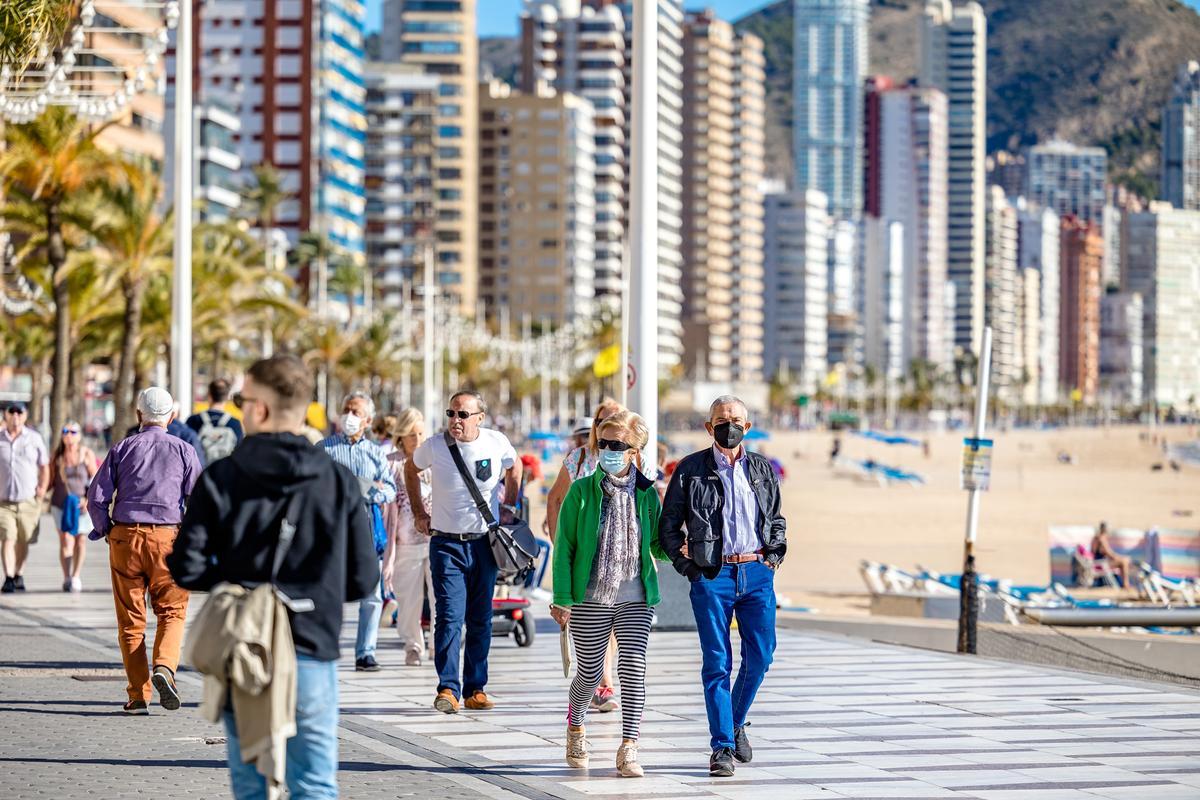 Benidorm se prepara para la invasión de turistas por el puente de diciembre