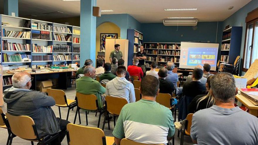 Lleno total en el primer seminario. | SERVICIO ESPECIAL
