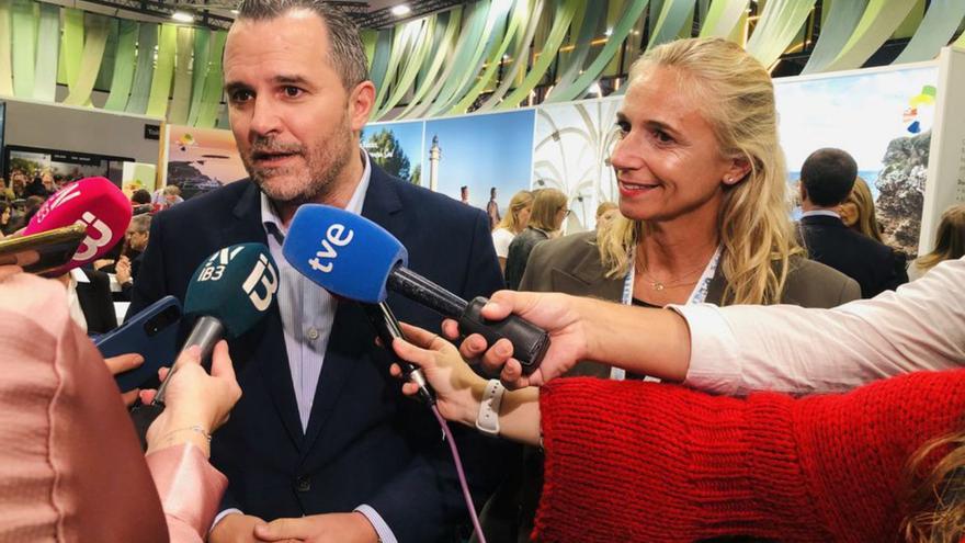 Vich, junto a María Frontera, celebra el consenso para su candidatura.