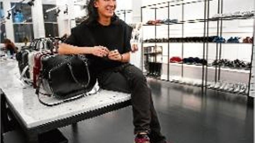 Balenciaga renuncia a Alexander Wang