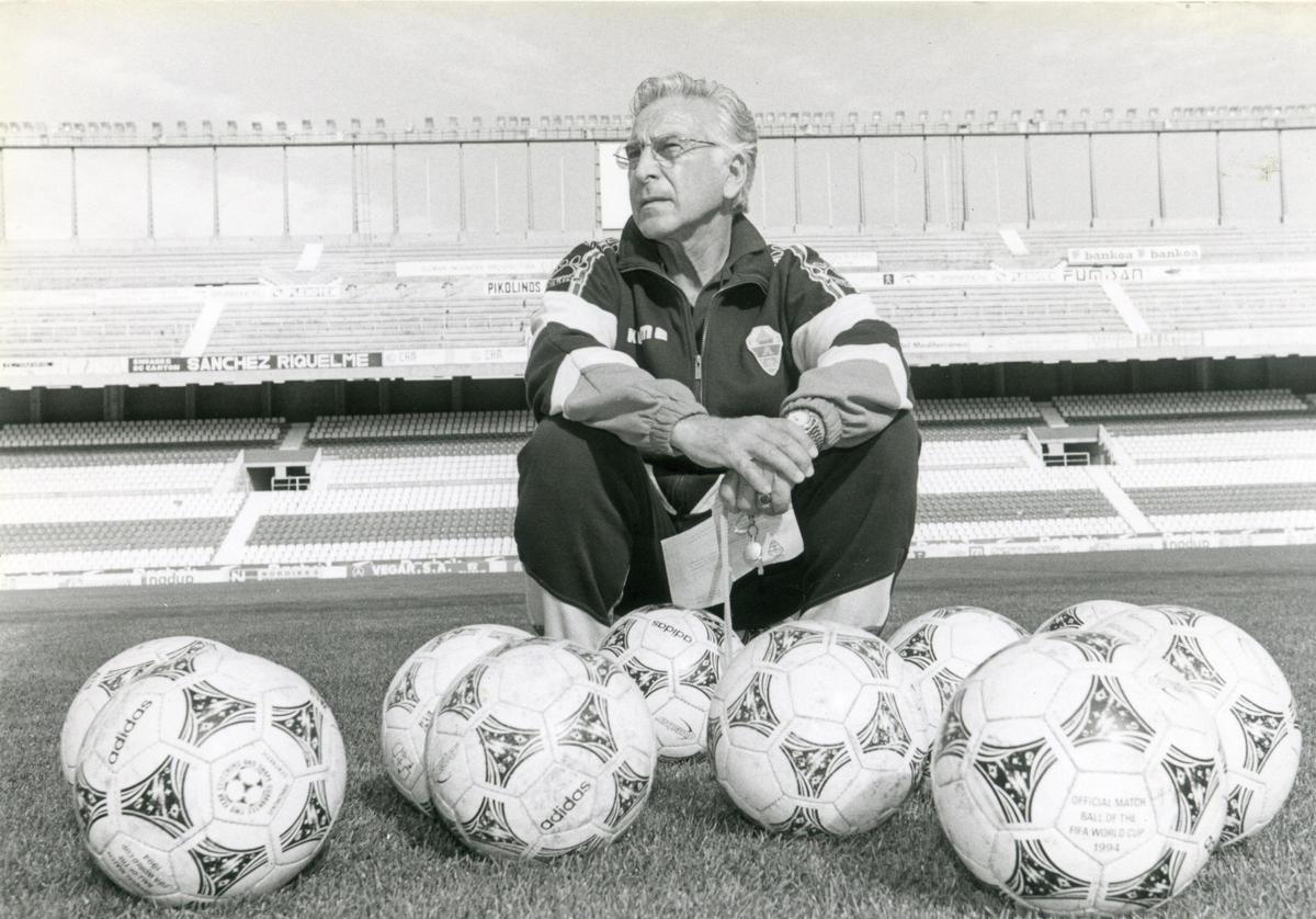 Felipe Mesones, durante una de sus etapas como entrenador del Elche
