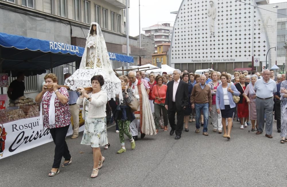 La finca de San Roque rebosa devoción y fiesta en su primer día - La procesión desde la iglesia de San José Obrero hasta la capilla abre cuatro jornadas de programación