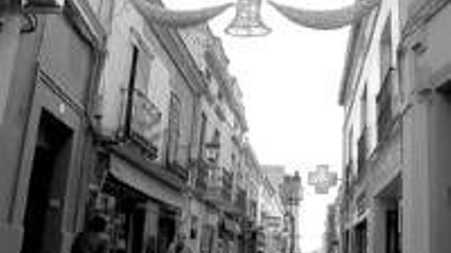 Comienza la instalación de las luces navideñas en las calles de Villanueva de la Serena