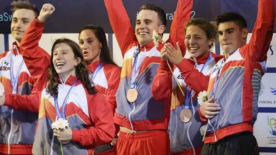 Garrido participa en el bronce del relevo 4x100 libres