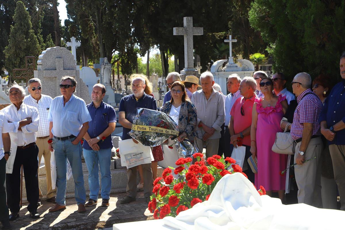 Ofrenda floral a Manolete