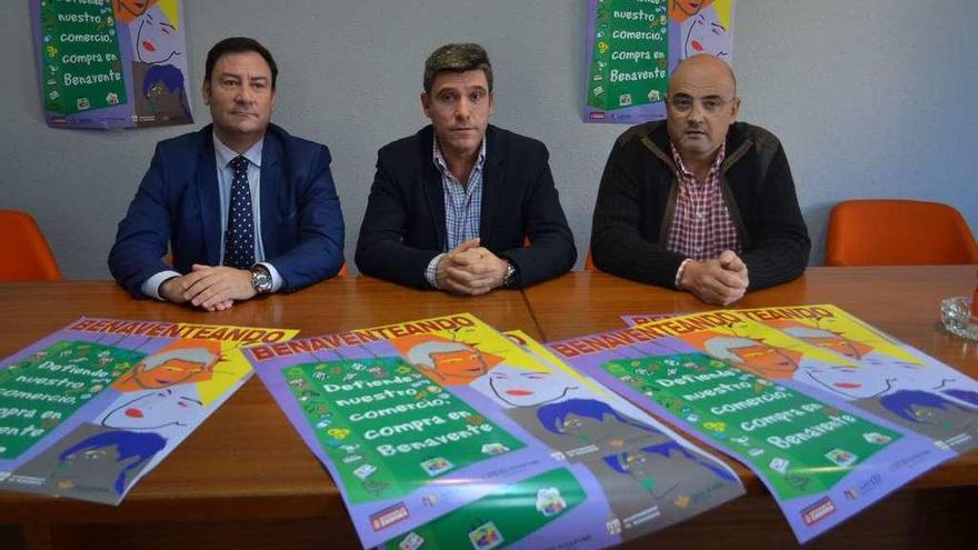 De izquierda a derecha, Ángel Zurita (Caja Rural), Pablo Rubio (Diputación) y Ernesto Cadenas (CEOE).