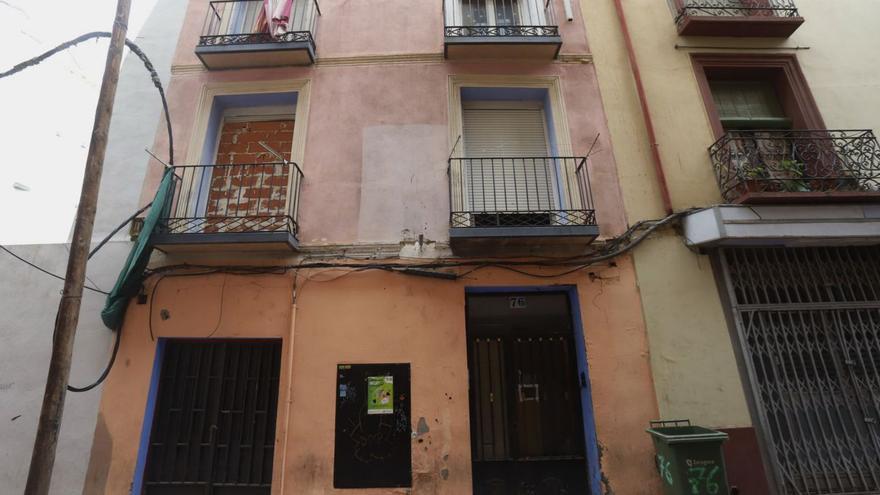 Okupan un edificio en la calle Pignatelli que quiere expropiar el Ayuntamiento de Zaragoza