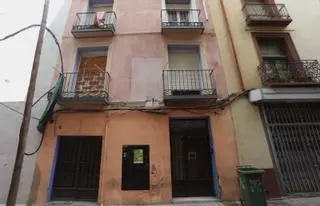 Okupan un edificio en la calle Pignatelli que quiere expropiar el Ayuntamiento de Zaragoza