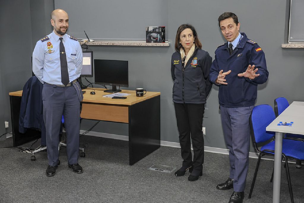 Todas las imágenes de la visita de la ministra de Defensa a la Academia General del Aire de San Javier