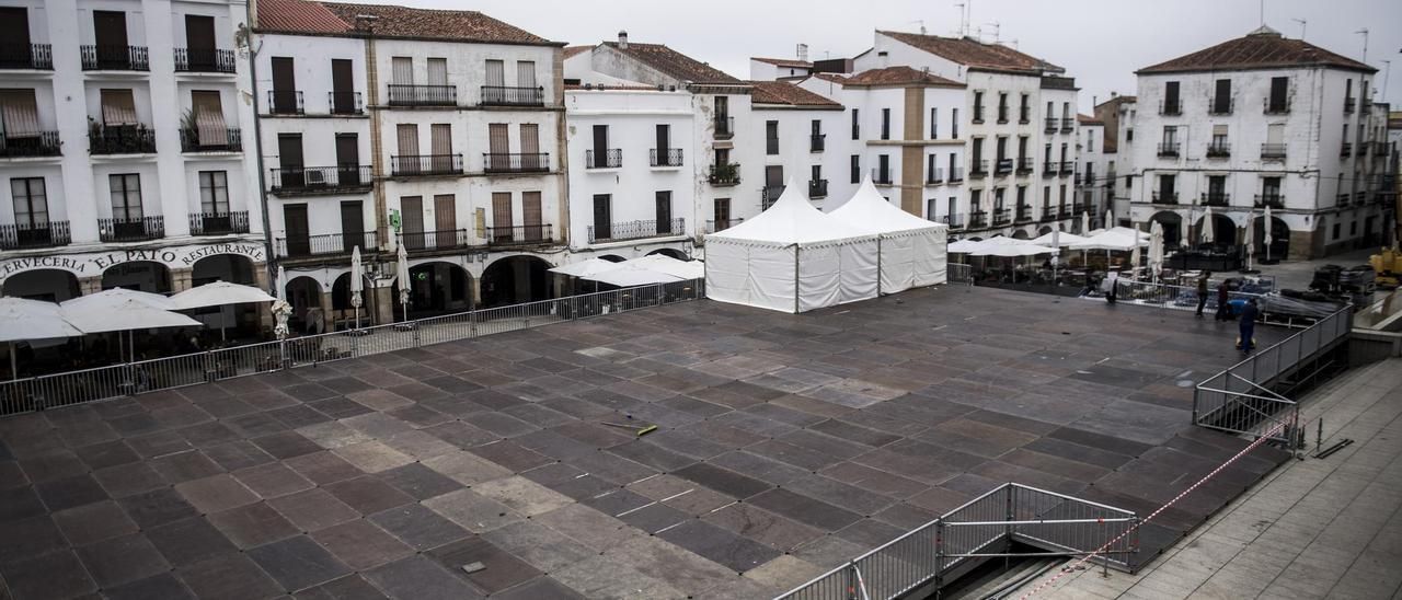 La pista durante su instalación.