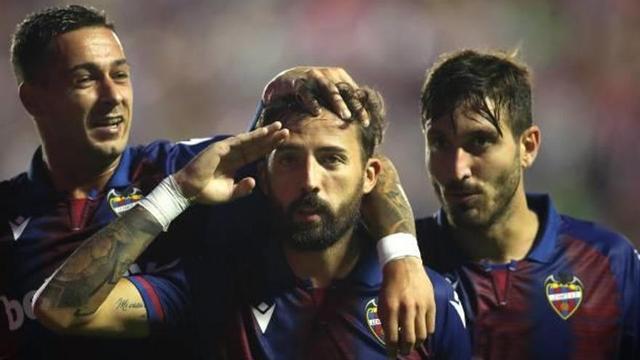 Morales celebra un gol ante el Valladolid con su gesto habitual, el pasado 31 de agosto.