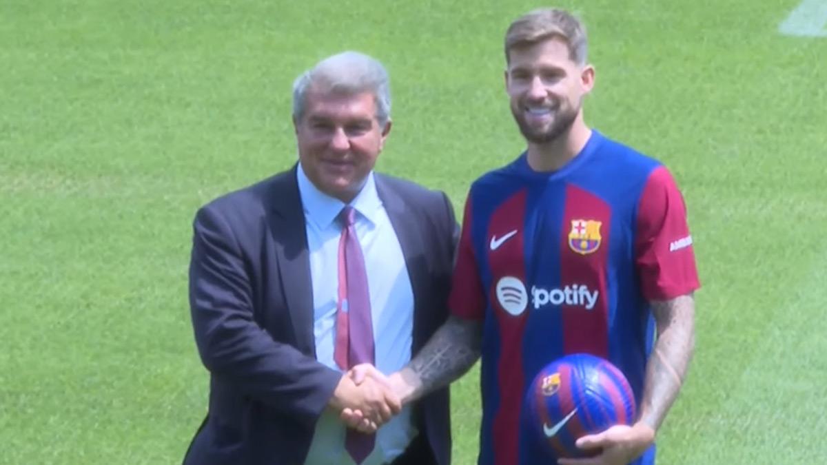 Iñigo ya viste de culé