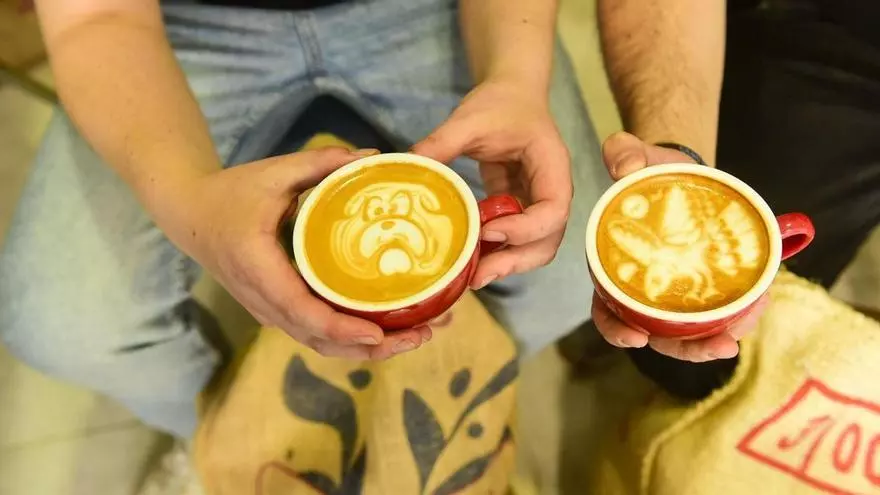 De servir 'lattes' a trabajar con estrellas Michelin: los baristas de A Coruña que conquistan con su café de especialidad