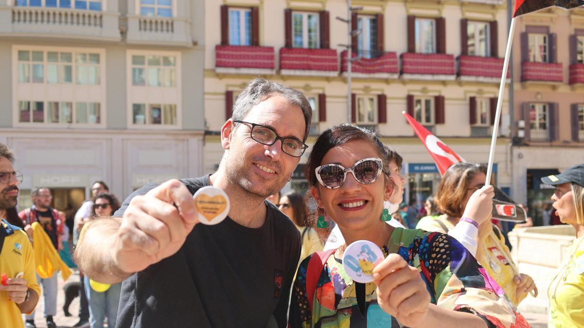El coordinador de IU Andalucía, Toni Valero, y la coordinadora provincial de IU Málaga, Toni Morillas.