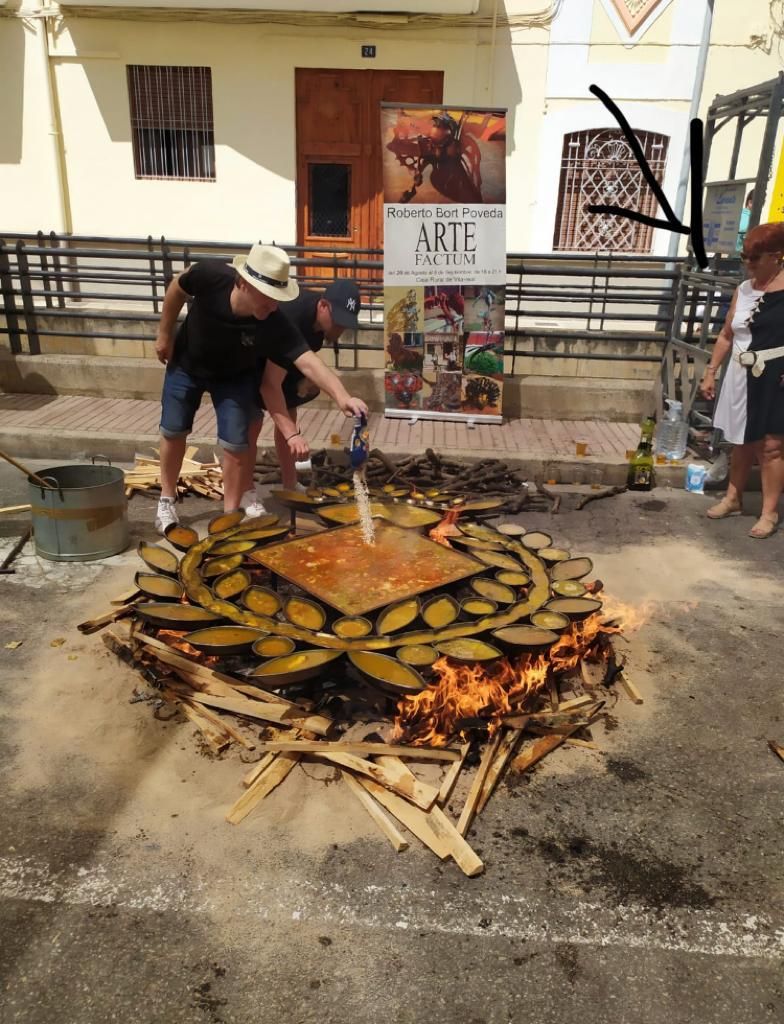 Las mil y una paellas del vila-realense Roberto Bort