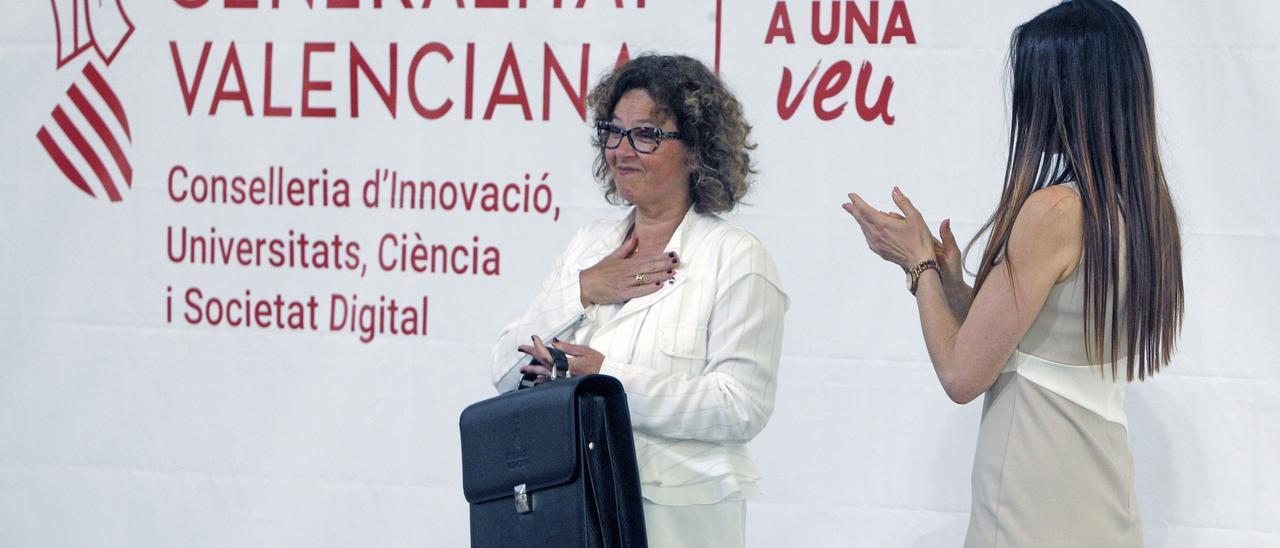 Josefina Bueno recibe la cartera de Innovación