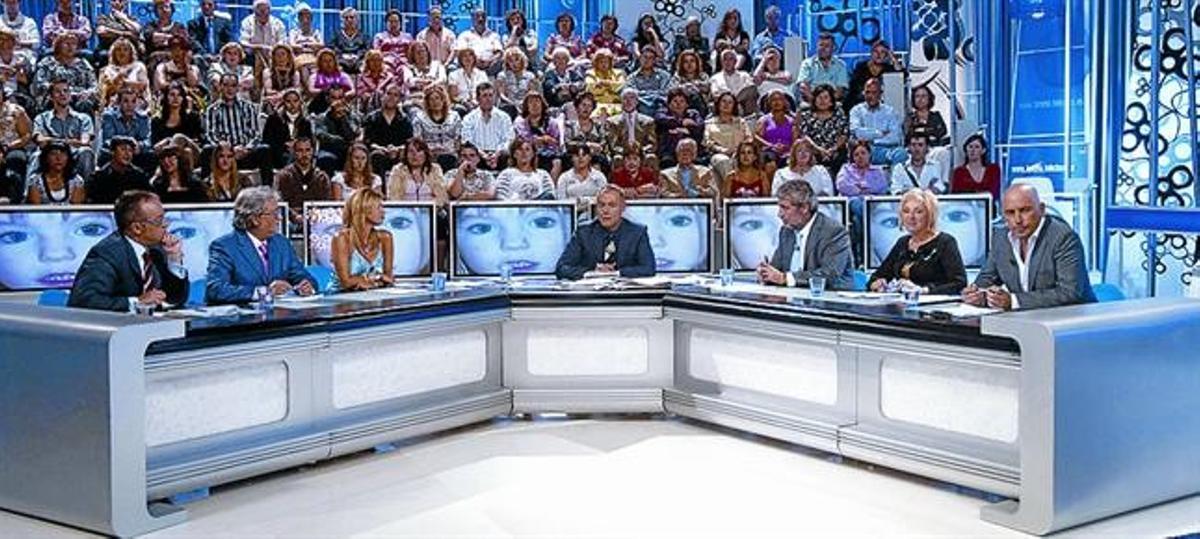 Una imatge del programa ’La noria’, amb Jordi González assegut al centre de la taula de col·laboradors. Una imatge del programa ’La noria’, amb Jordi González assegut al centre de la taula de col·laboradors.