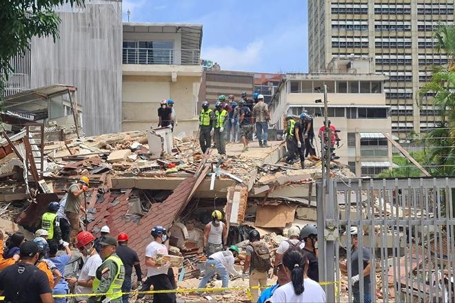Un fuerte temblor sacude a Caracas tras el doble terremoto del miércoles