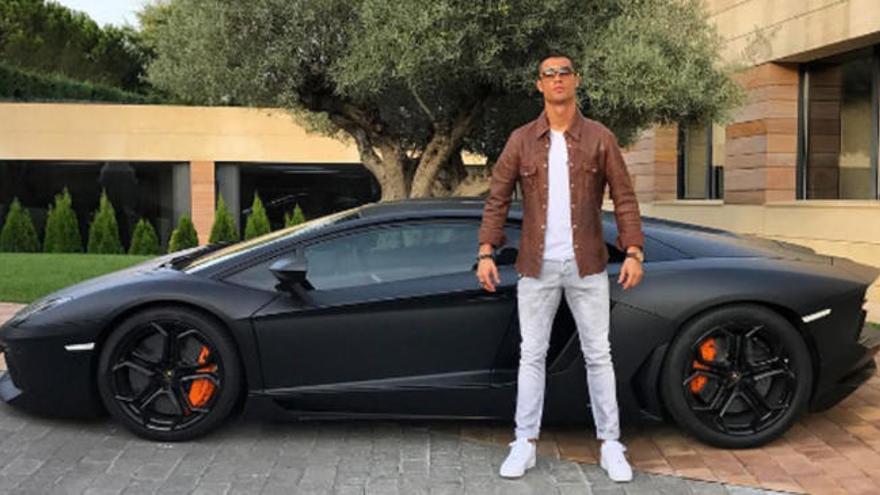 Cristiano desafía a Neymar antes del clásico... con sus coche