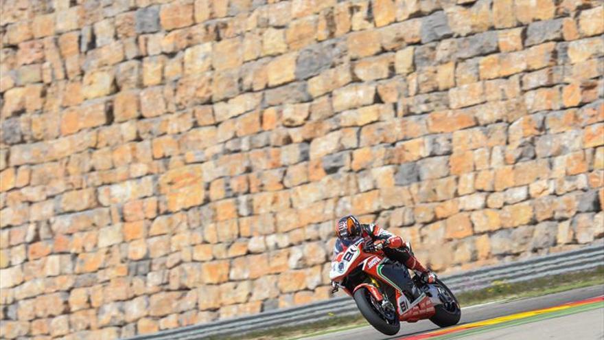 Marco Melandri marca el ritmo en la jornada en Motorland