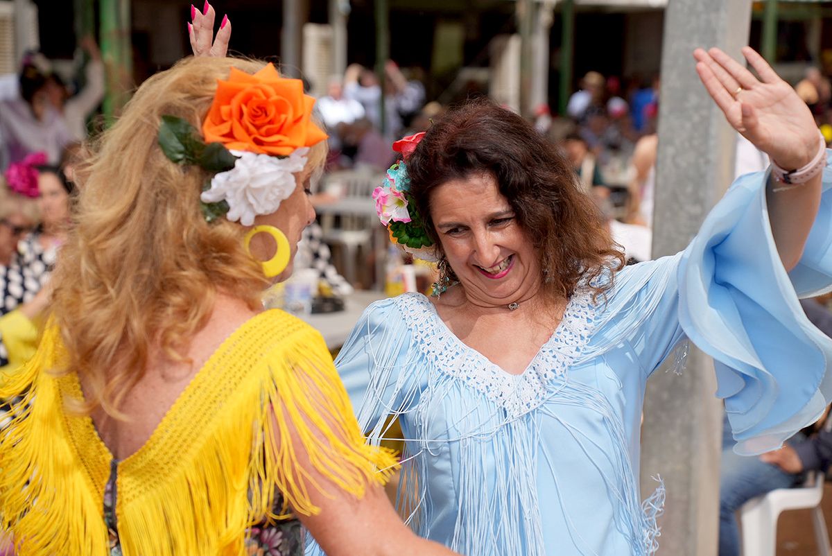 Un jueves brillante y soleado dispara la fiesta en El Arenal