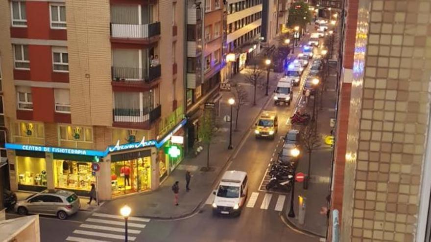 El emocionante homenaje de los trabajadores de las ambulancias a los medios de comunicación