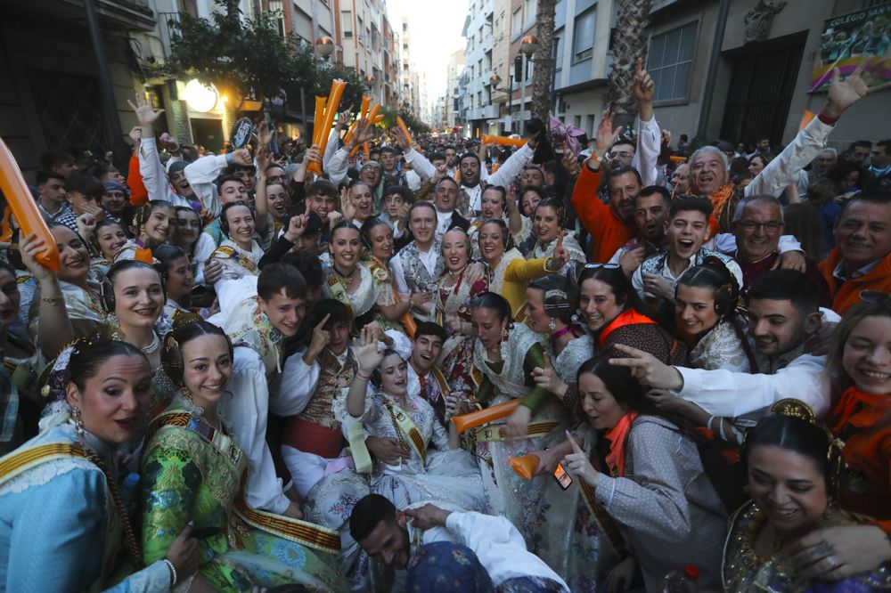 Emoción y nervios en la entrega de premios a las fallas de Sagunt