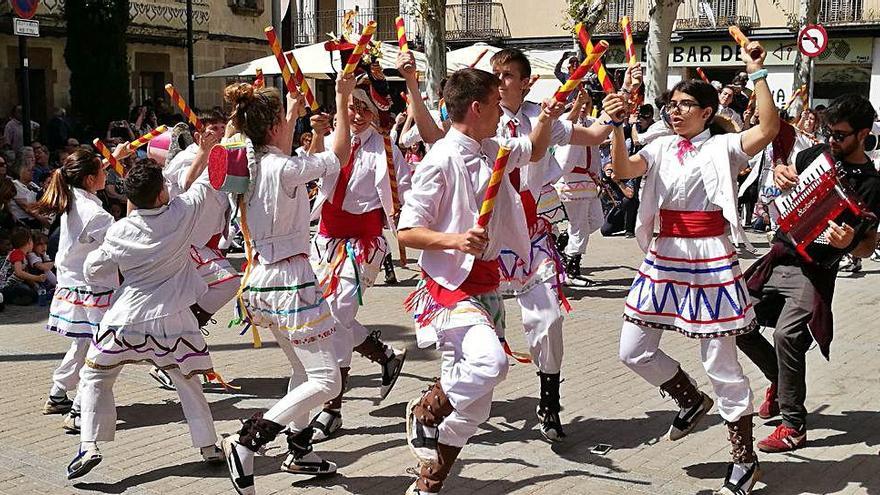 Balls tradicionals durant la diada de Sant Marc a Balsareny