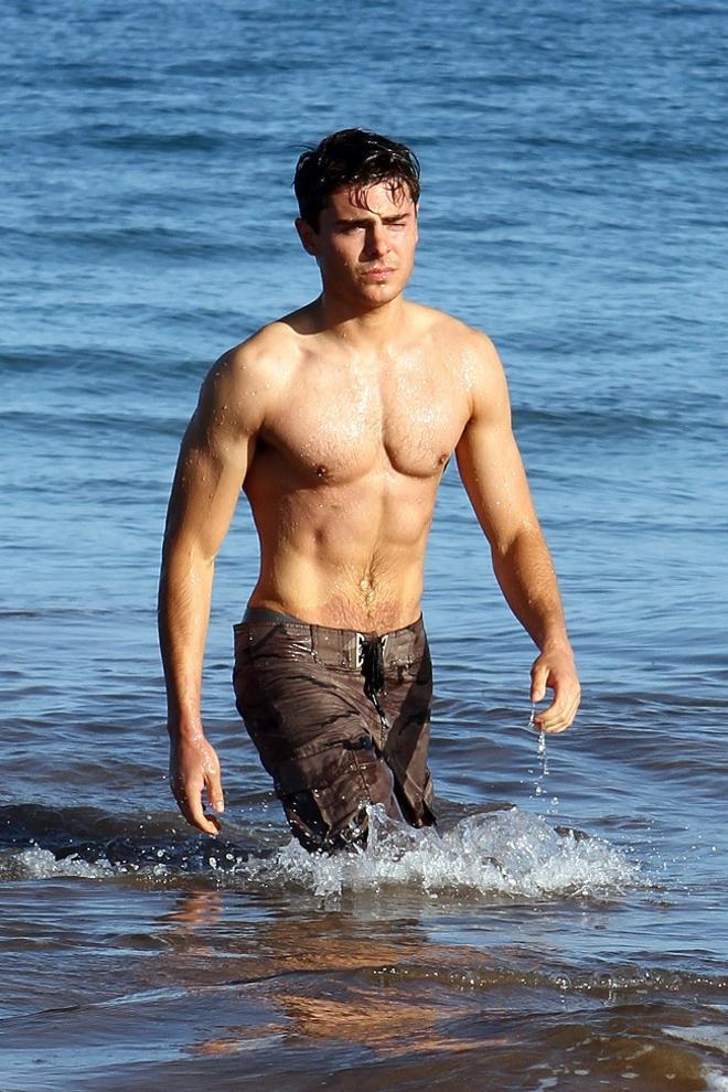 Zac Efron de vacaciones en Hawaii en 2010