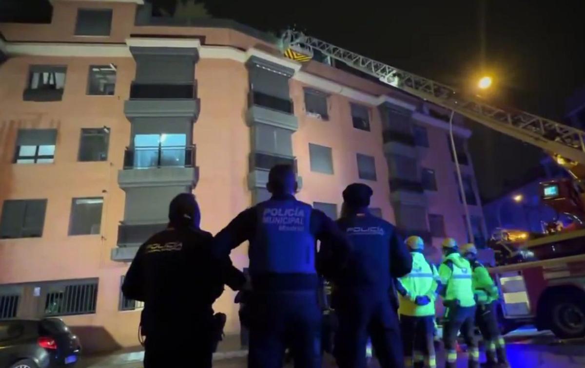 Tres persones moren en l’incendi d’un pis a Madrid