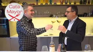VÍDEO | Esto va de blancos: ¿chardonnay, albariño, Penedès, La Rioja? ¿joven, añejo? Responde el sumiller Josep Roca