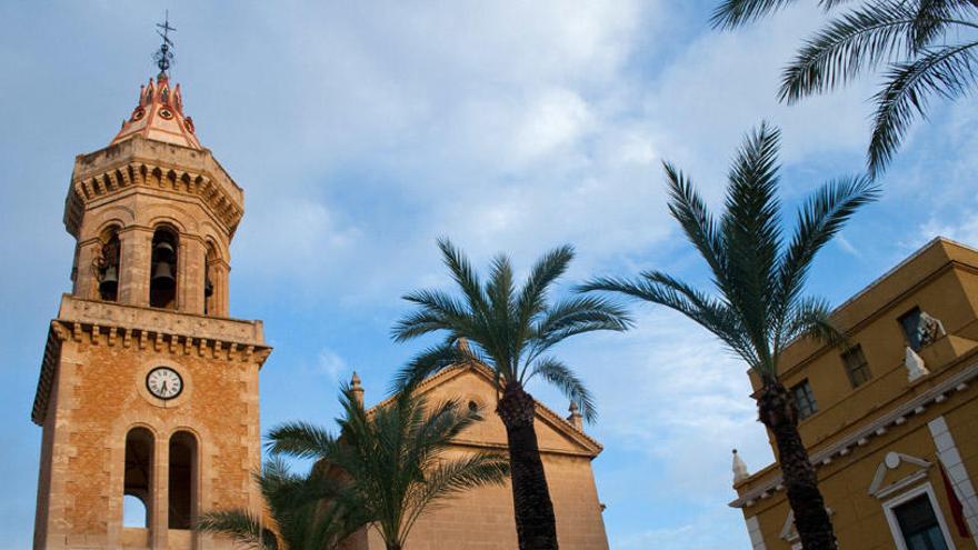 Fachada del templo de La Asunción en Cieza.