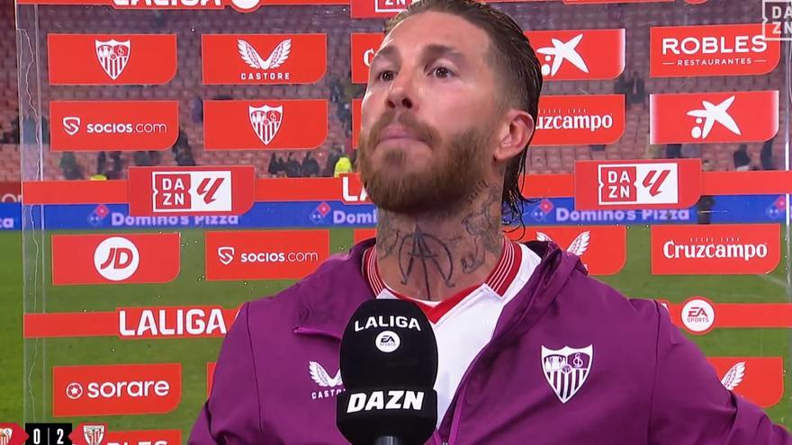 El enganchón de Sergio Ramos con un aficionado del Sevilla