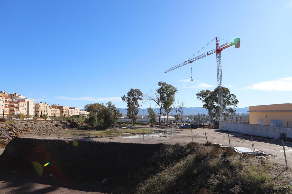 Vista general del solar de la antigua subestación de La Viña.