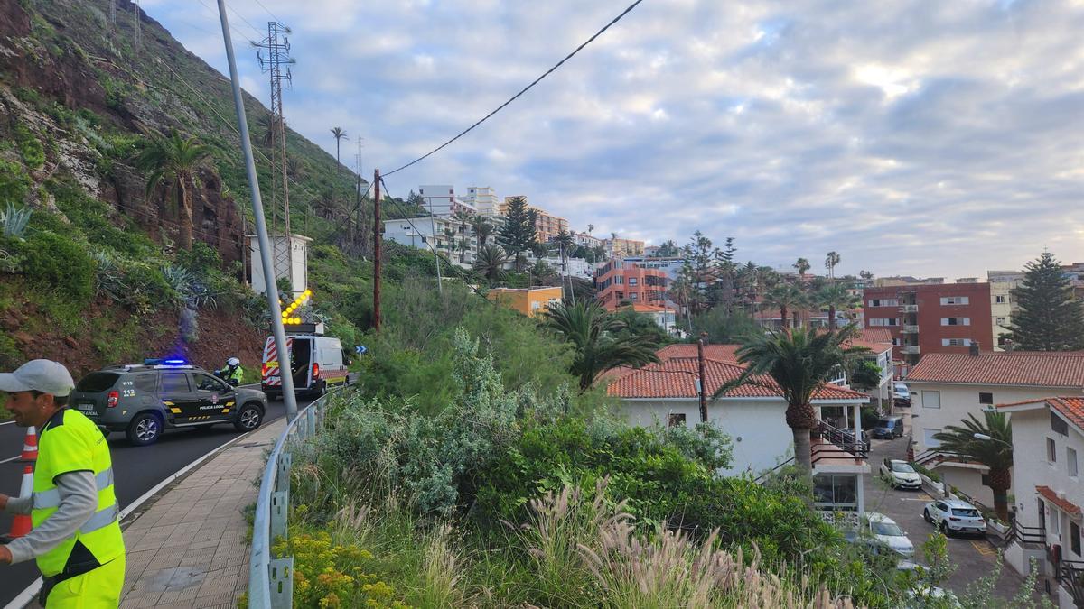 Tramo de la carretera cortado al tráfico