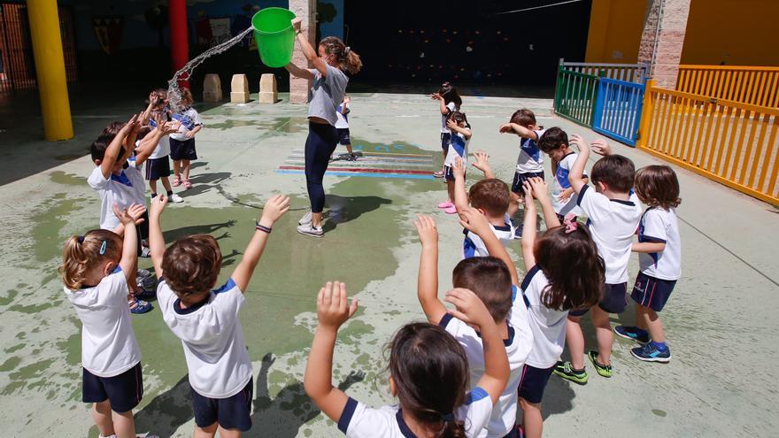 Fiesta de agua para despedir el curso