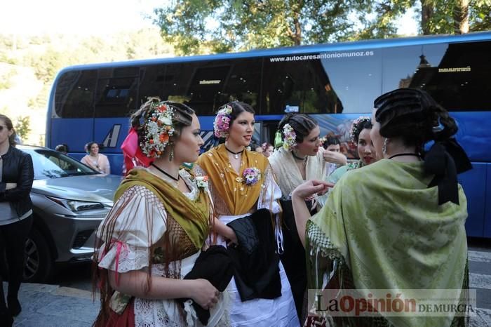 Ofrenda floral a la Virgen de las candidatas a Reina de la Huerta