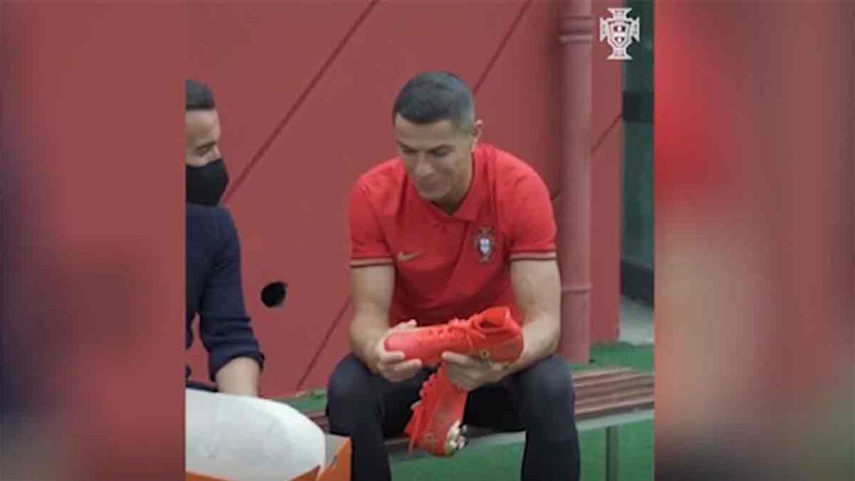 Unas botas especiales para los 100 goles de Cristiano con Portugal