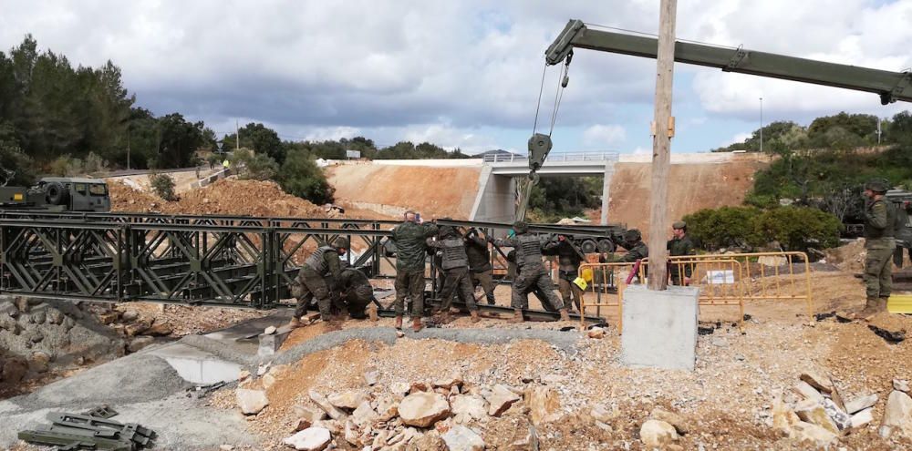 El Ejército inicia el desmontaje del puente provisional de Artà