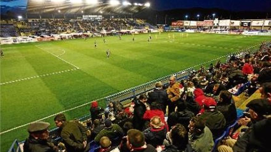 L&#039;estadi de Palamós-Costa Brava seguirà vibrant amb el Llagostera una temporada més.