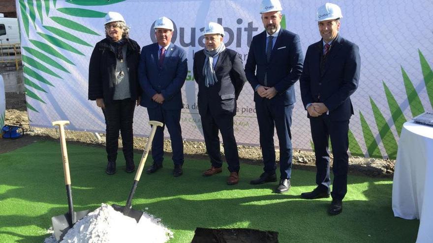 Colocación de la primera piedra de la promoción &#039;El Lagar de Quabit&#039;.