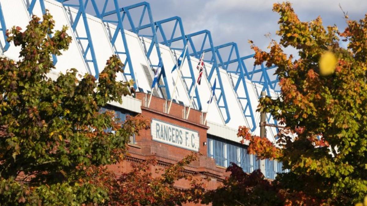 Los Glasgow Rangers prohíben la entrada al estadio tras insultos racistas